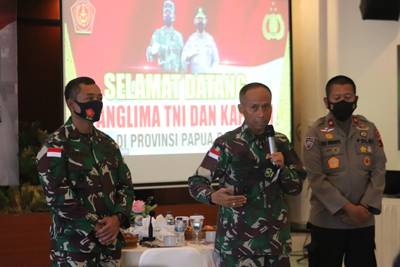Tatap Muka Panglima TNI dan Kapolri Bersama Tokoh Agama Kristen dan Katholik Provinsi Papua dan Papua Barat Secara Virtual