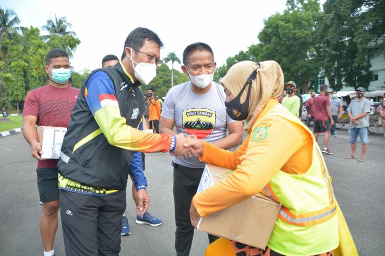 Menyambut Bulan Suci Ramadhan Pangdam I/ BB dan Pimpinan Bank BRI Memberikan Sembako
