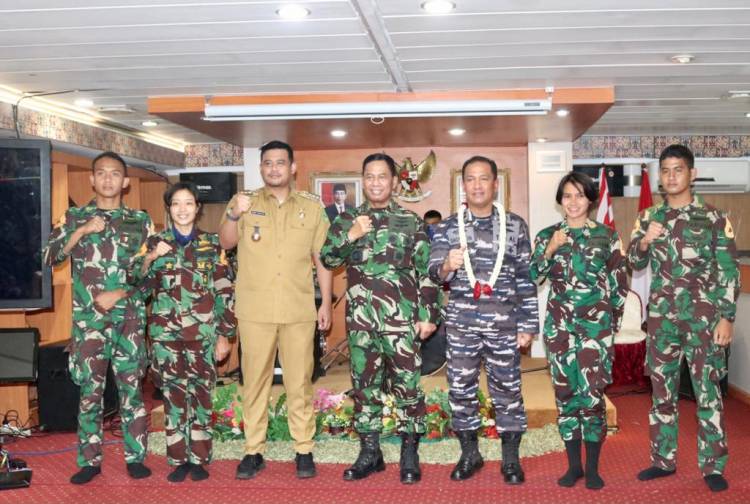 Danlantamal I & Wali Kota Medan Sambut Kontingen Latsitardanus XLI/2021 Di Pelabuhan Belawan