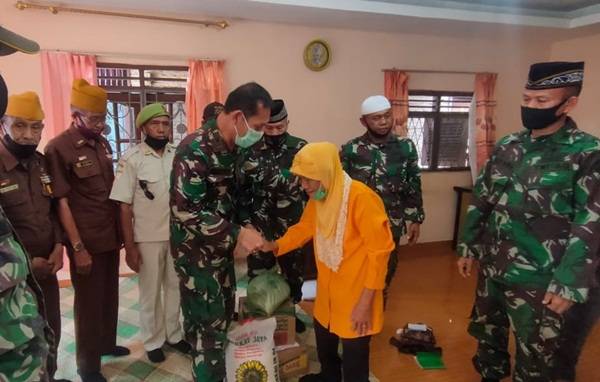 Veteran Pejuang Kemerdekaan RI Dikunjungi Anggota Kababinminvetcaddam I/BB