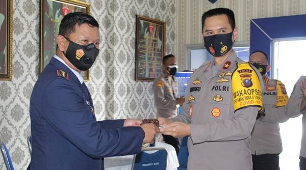Saat HUT TNI AU ke 75, Waka Polda Sumut Berikan Kejutan Pada Wing III Paskhas