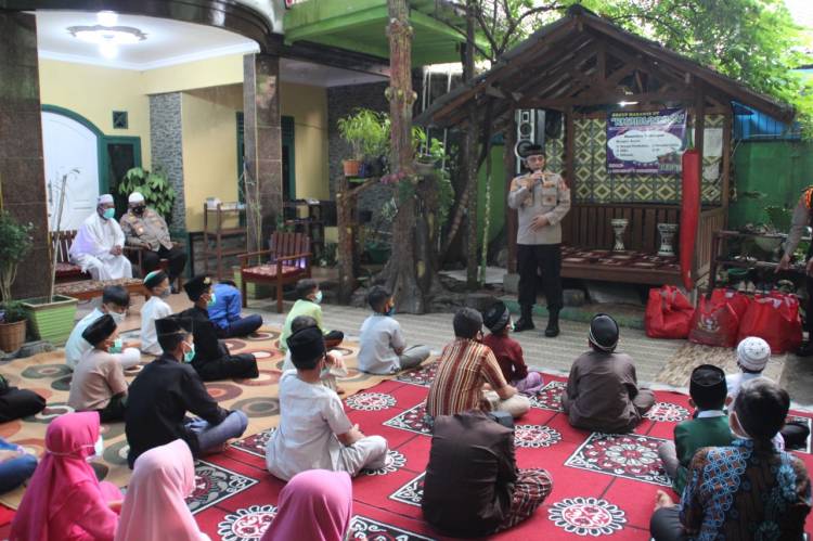 Berbagi Keberkahan, Kasetukpa Lemdiklat Polri dan Resimen WSA Gelar Baksos Ramadhan