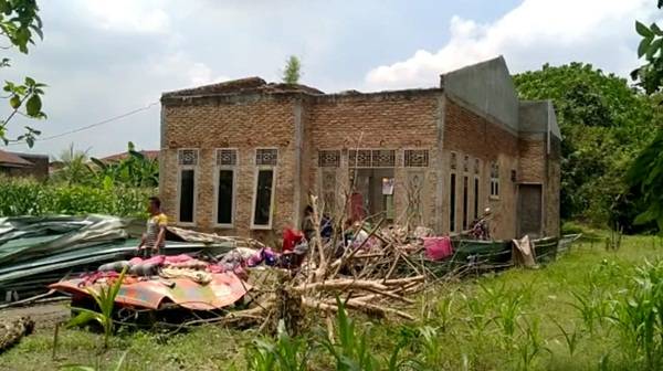 45 Unit Rumah Warga di Percut Seituan Hancur Tersapu Puting Beliung