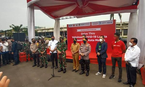 Panglima TNI dan Kapolri Optimis Vaksinasi Masal di Kota Medan Akan Mencapai Target