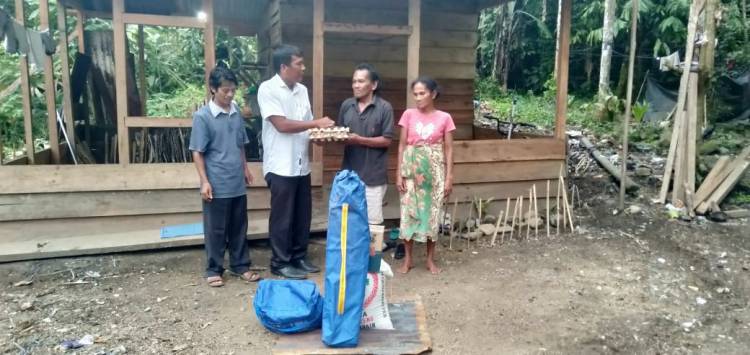 Dinsos Kabupaten Tapanuli Tengah Salurkan Bantuan Awal Kepada Korban Rumah Terbakar