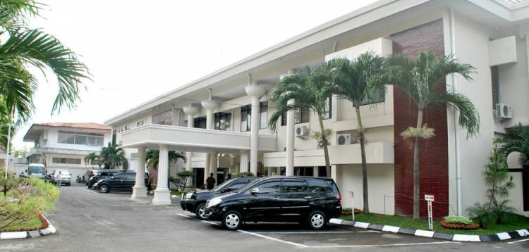 Ditetapkan Sebagai Tersangka Korupsi, Bendahara BNNP Sumut Dilimpahkan ke Kejari Medan