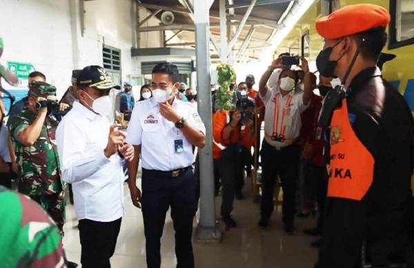 Gubsu, Kapoldasu dan Pangdam  Tinjau Kesiapan Pelayanan Mudik di Stasiun Kereta Api Tebingtinggi