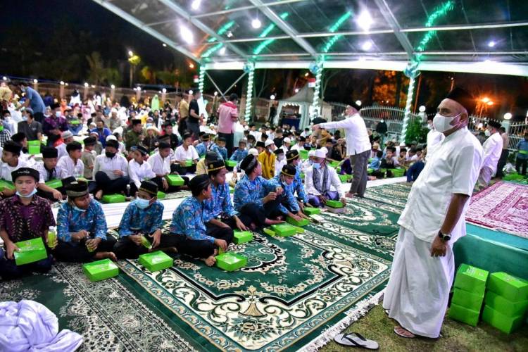 Anak Yatim Piatu Senang Buka Puasa Bersama Edy Rahmayadi