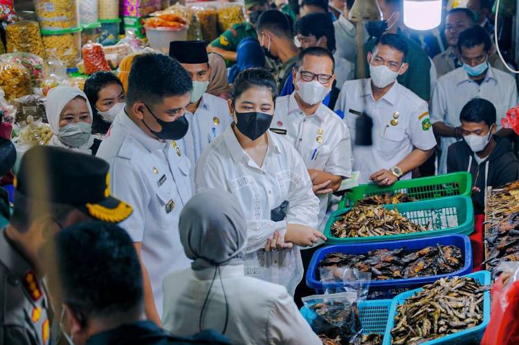Pastikan Stok Bahan Pokok Aman Jelang Lebaran Idul Fitri 1443 H, Bobby Nasution Tinjau Pusat Pasar dan Pasar Modern