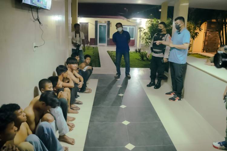 Cegah Aksi Geng Motor, Bobby Nasution 'Patroli' Bersama Warga