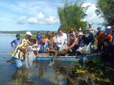 RSI Dukung Upaya Pemerintah Kabupaten Toba Dalam Kegiatan Restocking Ikan Nila
