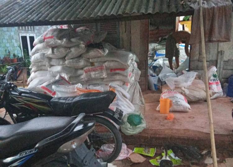 Diduga Pupuk Oplosan Merajalela di Aek Nabara