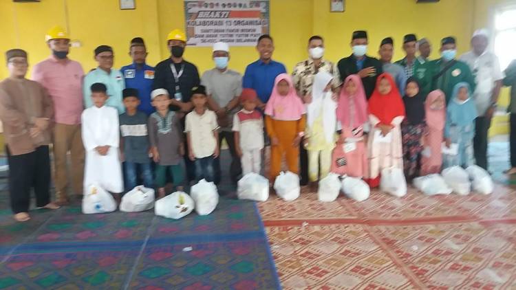 Bhakti Sosial 13 Organisasi Membantu Anak Yatim/ Piatu 120 Orang Asal Belawan