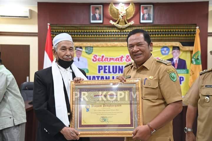 Walikota Padang Sidempuan Hadiri Kegiatan Lounching Buku Mulok Untuk Kearifan Lokal Bagi Anak Didik SD Dan SMP