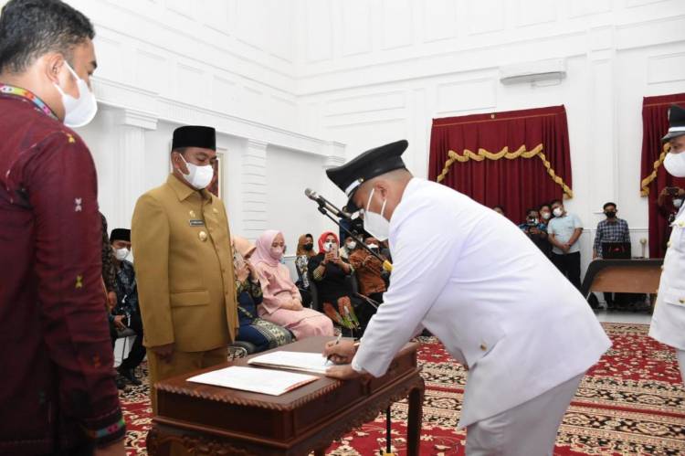 99 Kepala Desa Di Sergai Di Lantik