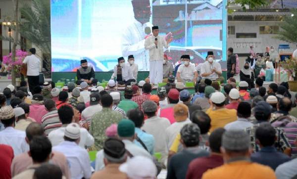 Seribuan Abang Becak Penuhi Undangan Buka Puasa Bersama dengan Edy Rahmayadi