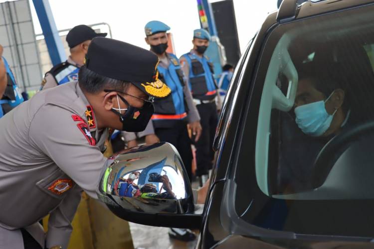 Didampingi Kapoldasu, Kakor Sabhara Polri Cek Pos Terpadu Exit Tol Tebingtinggi Dalam Hadapi Arus Mudik Lebaran