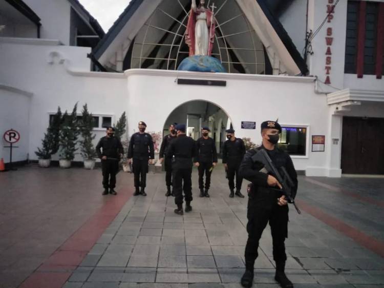 Seribuan Personel Polda Sumut Melakukan pengamanan di Gereja-Gereja