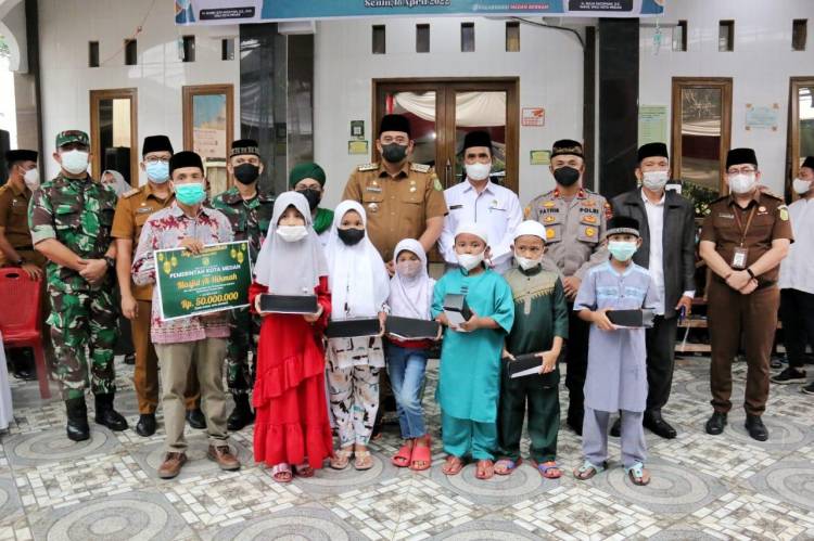 Wali Kota Medan Ajak Masyarakat Wujudkan Rasa Syukur Atas Kesehatan Yang Diberikan Oleh Allah SWT