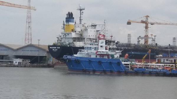 Kapal Tanker MT Madona Sun Terbakar Saat Diperbaik di Doking PT Baruna Sentana Belawan