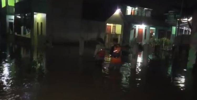 Intensitas Curah Hujan Yang Tinggi Banjir Rendam Ratusan Rumah di 3 Desa