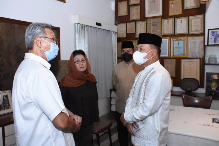 Jenderal TNI Dudung Bersilaturahmi Kekediaman Keluarga Alm. Jenderal TNI Purn Ahmad Yani