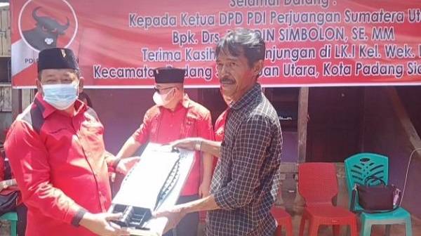 DPC PDI Perjuangan Padangsidimpuan Salurkan Paket Sembako