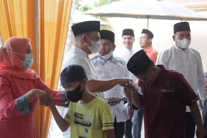 Bupati Labuhanbatu Tak Ingin Anak Yatim Putus Sekolah