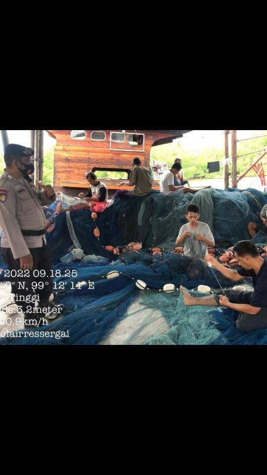 Sat Pol Airud Polres Sergai Himbau Masyarakat Nelayan Tetap Patuhi Prokes