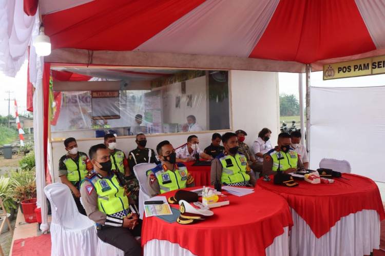 Kapolresta Deli Serdang ikuti Zoom Meeting Koneksi Antar Posko Ops Ketupat Toba-2022 Polda Sumut Di Pos Pam Sei Ular