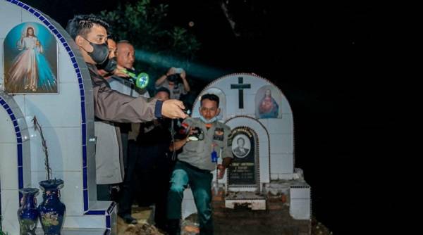 Makam di TPU Simalingkar Rusak Terkena Arus Sungai, Bobby Nasution Langsung Tinjau