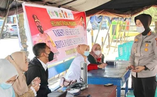 Polres Padangsidimpuan Gelar Vaksin Dosis Tiga di Alaman Bolak