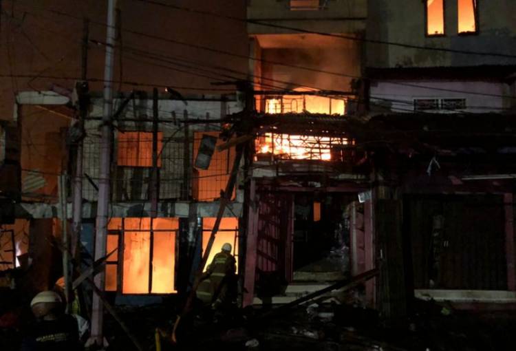 Permukiman Padat Pasar Gembrong Ludes Terbakar, 400 Bangunan Hangus Dilalap Si Jago Merah