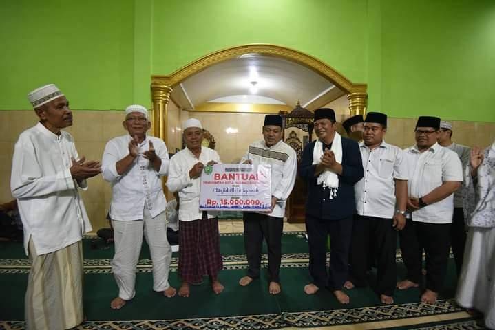 Walikota Bersama Tim Rombongan Safari Ramadhan 1443 H Sembangi Warga Tano Bato