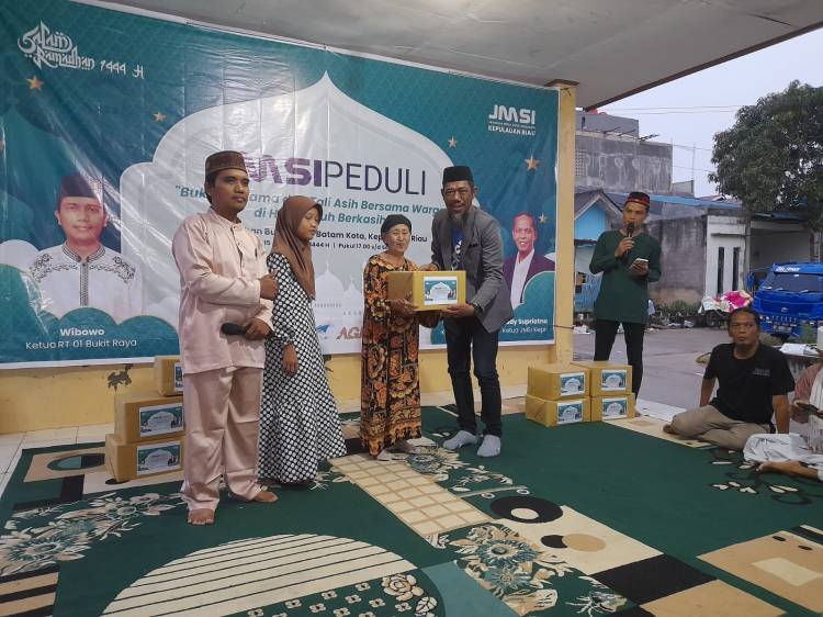 JMSI Kepri Gelar Buka Bersama Warga Bukit Raya dan Salurkan Tali Asih