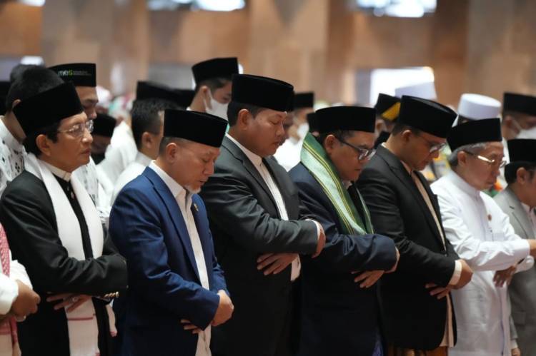 Panglima TNI Sholat Idul Fitri Bersama Wapres di Istiqlal