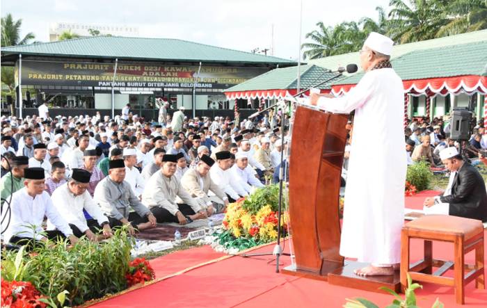 Danrem 023/KS Berbagi kepada Nelayan di Hari Raya Idulfitri 1444 H