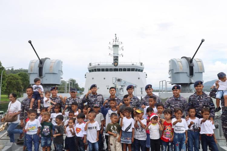 Kenalkan Alutsista TNI AL, Danlantamal IX Tanamkan Jiwa Bahari Kepada Anak Usia Pra Sekolah