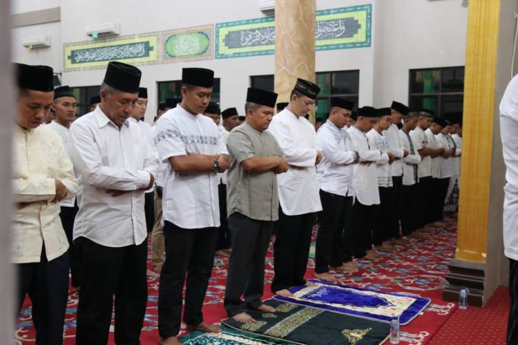 Tarling di Yonif R-100/PS, Pangdam I/BB Ajak Prajurit Tingkatkan Disiplin, Iman dan Taqwa
