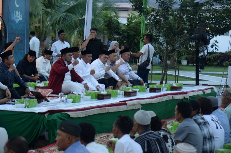Berbagi Bersama Juru Parkir dan Pedagang Kaki Lima, Edy Rahmayadi Berpesan Pentingnya Kejujuran
