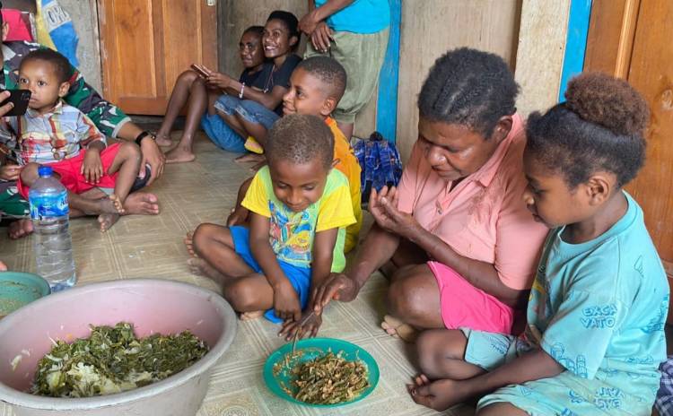 Bupati Serahkan Pertapakan Kantor Sub Polsek Aek Kuasan Dan Sertifikat Tanah
