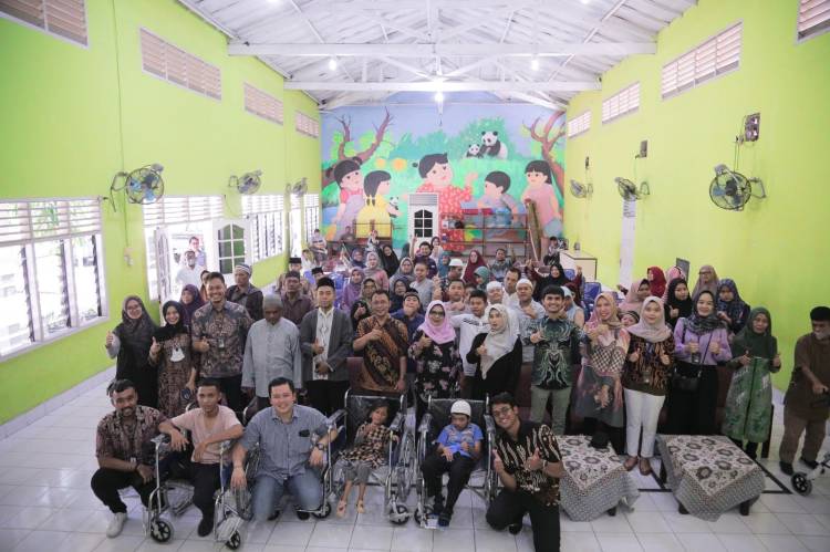 Berbagi Kebahagian Ramadhan 1444 H, PLN Salurkan Bantuan Pendidikan