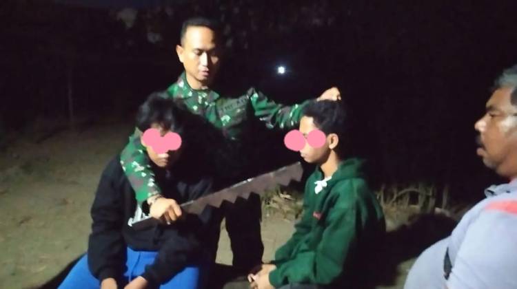 Babinsa Koramil 0204-01/Sgl Bekuk Genk Motor Bersenjata Parang Bergerigi