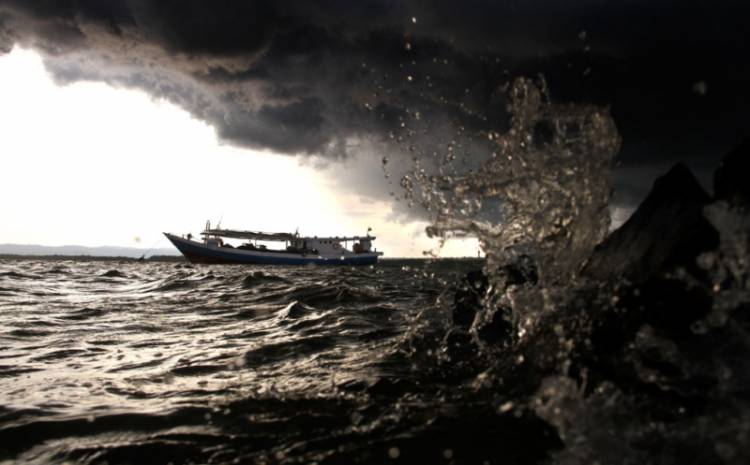 9 Meninggal Dunia dan 6 Hilang Orang Hilang Pasca Kapal Evelyn Calisca 01 Alami Kecelakaan di Laut Riau, Pencarian Masih Terus Dilakukan