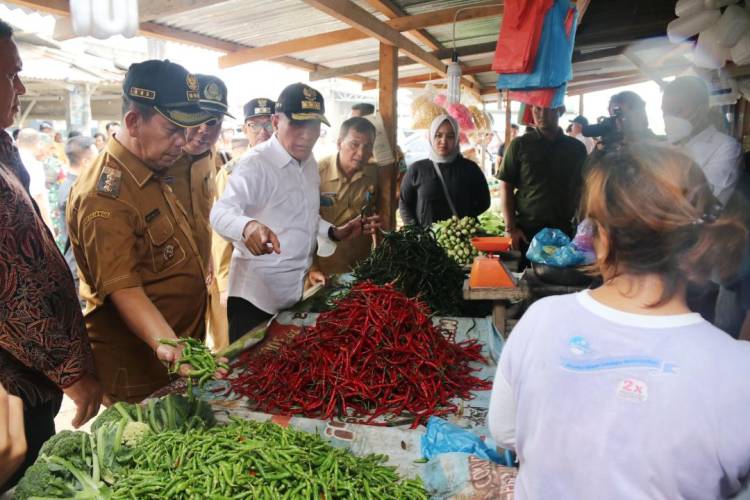 Edy Rahmayadi Tinjau RSUD, Kondisi Pasar dan Infrastruktur di Perdagangan