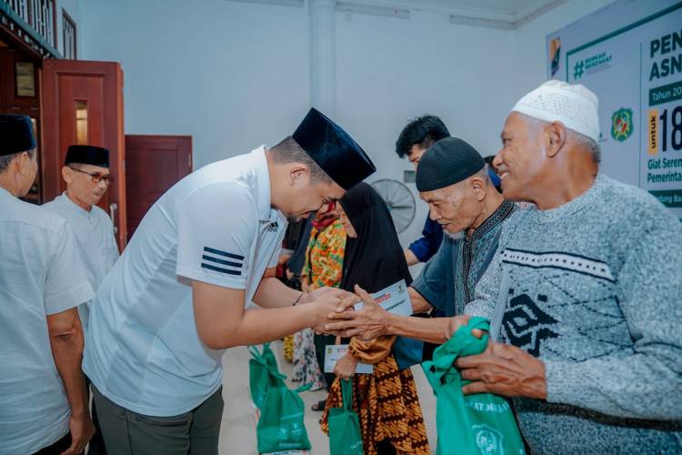 Bobby Nasution Salurkan Zakat ASN Pemko Medan Senilai Rp.431.105.000 Kepada 1.886 Mustahik