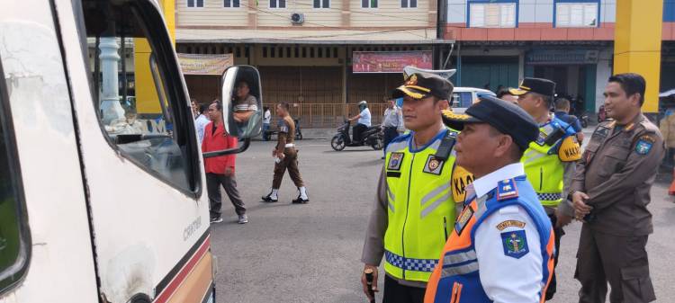 Kapolres Tinjau Pelabuhan dan Terminal Untuk Keselamatan Pemudik