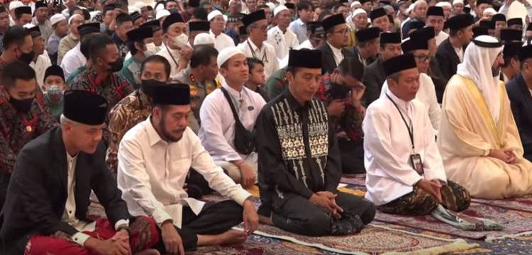 Capres 2024 Barengan Salat Id dengan Presiden Jokowi