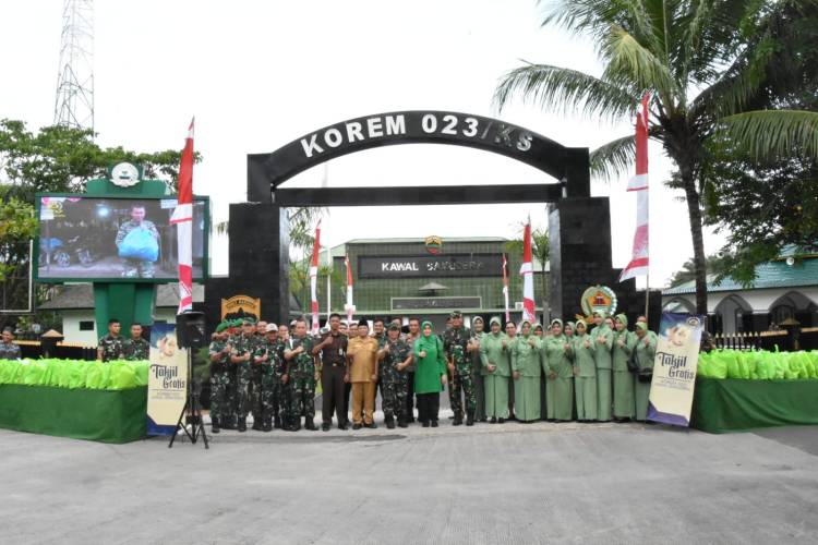 Korem 023/KS Bersama Forkopimda Sibolga-Tapteng Laksanakan Baksos kepada Abang  Becak
