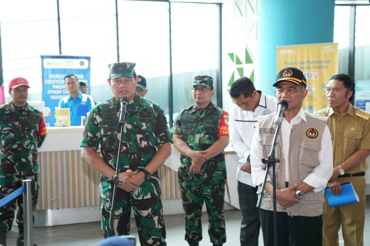 Laksamana TNI Yudo Margono : Himbau Pentingnya Keselamatan Dalam Penyeberangan Mudik Lebaran, ABK Wajib Sosialisasi di Kapal